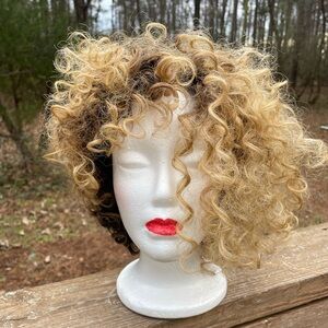 Voluminous Curly Wig in Blonde and Brown